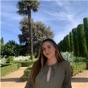 Empatica y trabajadora, disponible para dar refuerzo de cualquier asignatura a alumnos de entre 6 y 12 años.